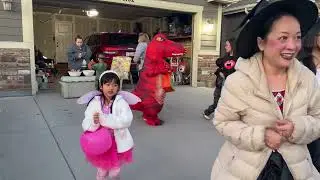 Tan&Tala Halloween Trick or Treat of 2025/ແທນກັບທາລາໄປເລາະຂໍຂະຫນົມມື້ຮາໂລວີນ
