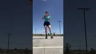 skate tutorial 13: front/back crossover pop out 🛼🌈 #rollerskating #rollerskate #crossovers