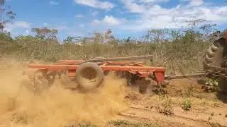 Massey fergusson 299 testando sua grade nova de 18x28