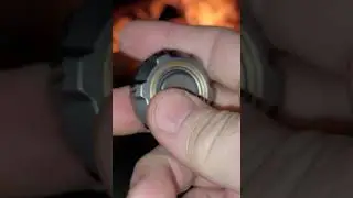 Ant Design N-Power in Titanium - Mechanical haptic coin/ring/spinner