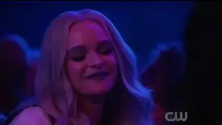 The Flash 6x03 Barry throws Killer Frost a party