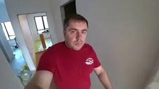 Обзор узкого бюджетного ламината с фаской  Egger Pro 32. Стык ламината с плиткой через герметик.