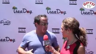 Funny guy Adam Richmond cracks some jokes with BeautyNCarpet