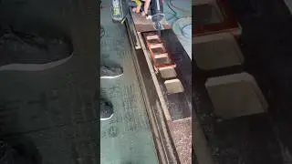 Умный кондуктор для идеальных отверстий под розетки &mdash; быстро, чисто и эстетично! ⚡🪵 #diymecha