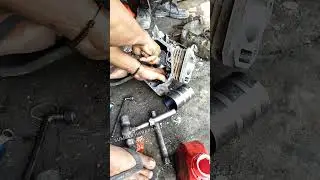 Pemasangan piston honda gx610 #shorts #honda #gx160 #piston #mesin #otomotif #car #bengkel #russia