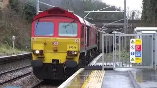 DB Cargo 59206 Stone Train passing Crouch Hill