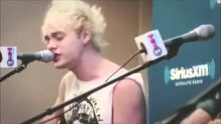 Michael Clifford's Solo - Teenage Dream (5 Minutes)