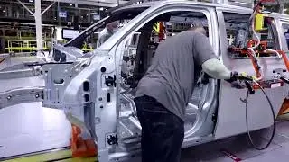 Autoworkers set to go on strike against the 'Detroit Three'