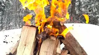 Campfire with snowy views and crackling Sounds #fireplace #fireplacesounds #feudecamp