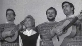The Corrie Folk Trio With Paddie Bell --- The Queen's Marys