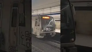 Metr&ocirc; de Roma chegando na esta&ccedil;&atilde;o Coliseu (Colosseo) #metroroma #atac #atacroma #metro #subway