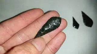 Neolithic Scotland ! a trio of different styles of leaf shaped arrowhead in rare Scots Pitchstone
