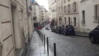 Walking in Paris:  Cobblestone lanes