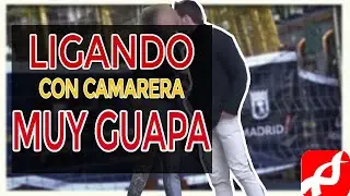 Alvaro Reyes LIGANDO con una CHICA que es CAMARERA y muy GUAPA en plena CALLE &iexcl;An&aacute;lisis Mario Luna!