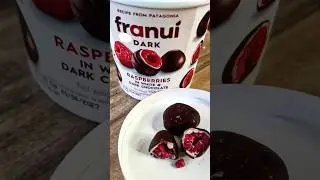 ✨ Franui: raspberry bites in dark and white chocolate✨#Franui #FranuiDarkRaspberries  #ChocoAddict