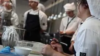 Estudiantes del Grado de Cocina en Basque Culinary Center, mice en place