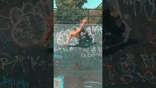 Layback on the SWELLDECK deck from @soulboardiy . #layback #surfskate