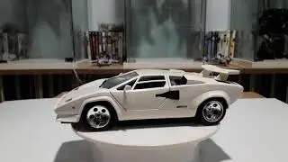 1:18 Bburago Lamborghini Countach (reviewed by Doctor Collector 86)