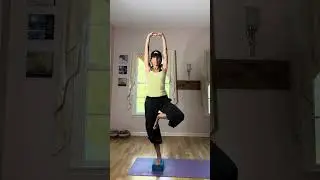 TREE POSE ON A BLOCK #treepose #yogaprops #shortvideo #balancechallenge #shorts #yogaover60