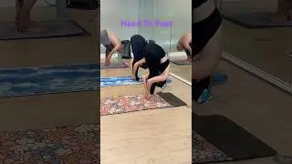 Поза &laquo;Руки к ногам&raquo; от HOT Yoga.
