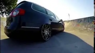 Volkswagen Passat Variant rebaixada com rodas aro 20