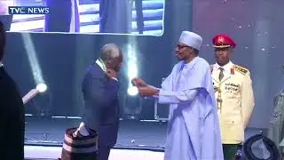 (SEE VIDEO) Buhari Confers National Honours On 450 Nigerians, Foreigners