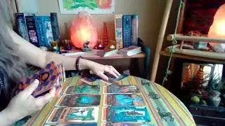 LEO!! 🔮 Tú y alguien de tu entorno están destinados el uno al otro!! Sus vidas cambian en paralelo!!