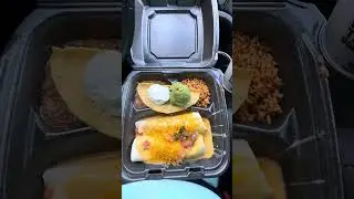 Taco Bueno chicken Chilada platter