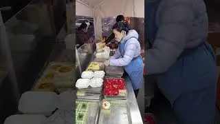 00後小姐姐創業擺攤賣提拉米蘇，每天排隊好多人🍰🤗20260108-4 #dessert #cake #food #fruit #chocolate #cheese #stall