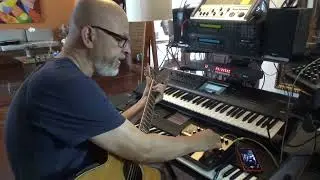 BOSS Ad8 pedaleira de viol&atilde;o sendo demonstrada por Renato SOMMEXE