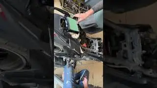Dominar D400 🥰air filter replacement #bike #service #dejlian #fyp #shivers #shorts #1000subscriber