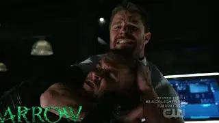 Arrow S06E18 Oliver Queen hallucinating (Fighting the Andrian chase aka prometheus)