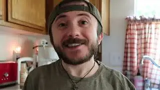 Atticus Shaffer Eats A Homemade Fried Chicken Sandwich (It's Made At Home)
