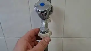 Come collegare e scollegare il tubo dell'acqua di una lavatrice / rubinetto della lavatrice