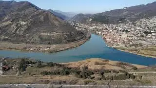 Мцхета. Вид на место слияния Куры и Арагви от монастыря Джвари.