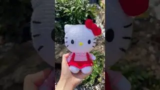 Crocheting Hello Kitty 💕 Pattern is up now on my Etsy! #crochet #amigurumi #crochetpattern #sanrio
