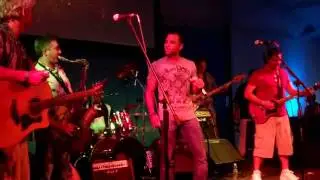 Jon Secada at FinsWeekend 2011