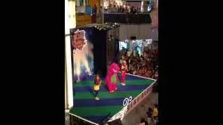 Barney & Friends Live Show at United Square in Singapore! (Barney's Theme Song & Wheels On The Bus)