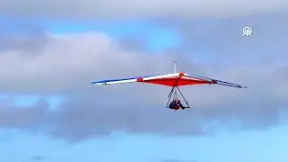 Paragliding and hang gliding sports enthusiasts were spotted in San Francisco