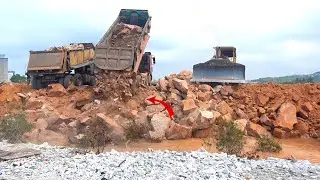 Wonderful Extreme Bulldozer Komat'su use power push Stone Filling Up/Dump truck dumping Stone