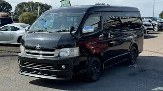 5738- 2009 Toyota Hiace GL 10 Seater