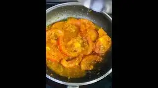 Fishcake tomato curry ငါးဖယ်ခရမ်းချဥ်သီးအနှစ်ချက် #subscribe  #food  #tomatosauce #fishcakes 