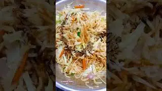 Street style chowmin #fantasticfoodiegirl #cooking #comedyfood#funnyfoods #viralplzz#cook#trending