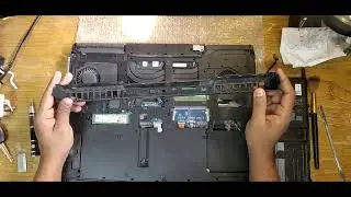 How to replace battery of Alienware 17 R4, 17R5