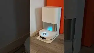 Dreame X50 Ultra Complete emptying its dustbin