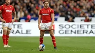 Another huge Halfpenny penalty extends Welsh again! | RBS 6 Nations