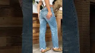 【Flamingals】Ripped Raw Hem Mid Rise Straight Leg Cropped Jeans