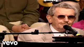 Bill & Gloria Gaither - Pass Me Not [Live] ft. Hovie Lister