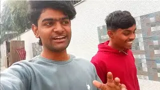 इतने ठंड में आज बारिश हुआ और रोड पर किचड़ ही किचड़ हो गया। 