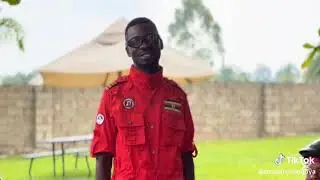 HE KYAGULANYI AK BOBI WINE ГОТОВИТ СВОЮ КОМАНДУ ПЕРЕД НАЧАЛОМ ИГРЫ